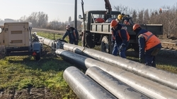 Участок водовода меняют в селе Степновского округа