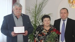Супруги из Степновского округа получили «семейную» медаль