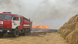 На Ставрополье пожарные предотвратили масштабное возгорание на убранном поле